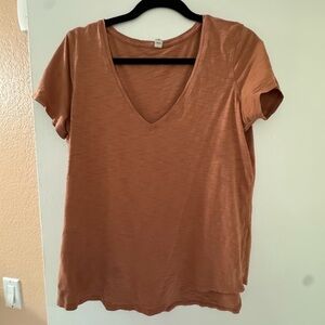 Lululemon Women's V-Neck Love tee size 10 salmon pink color